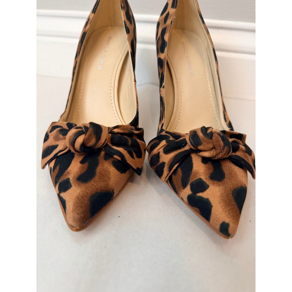 Marc Fisher Leopard Print Pointed Toe Bow Pump Heels Stilettos Size 7.5 - Picture 4 of 13